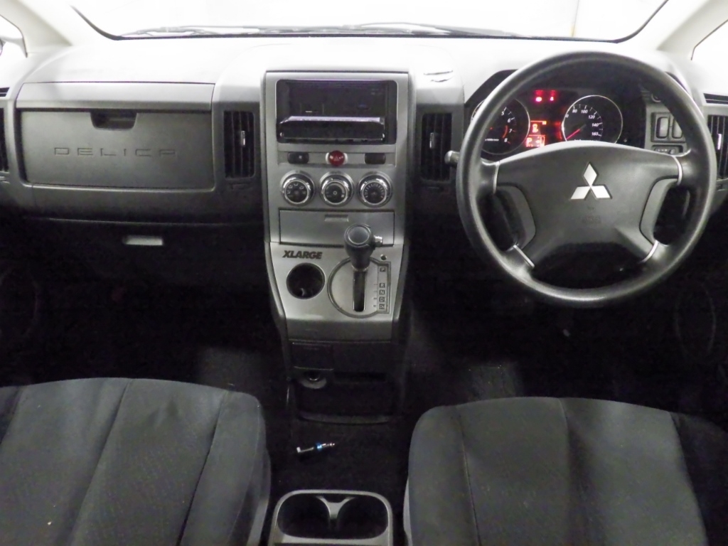 MITSUBISHI DELICA D:5