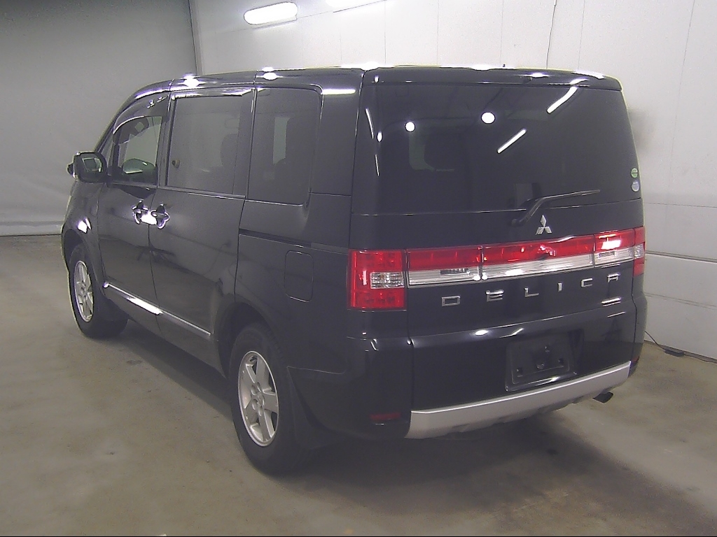MITSUBISHI DELICA D:5