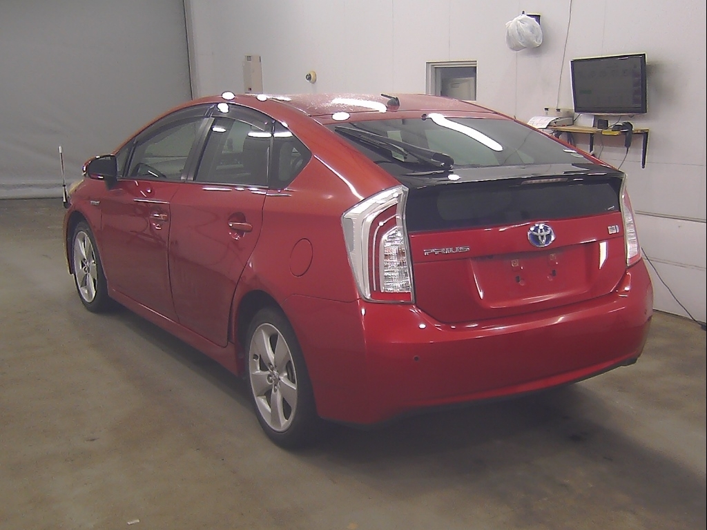TOYOTA PRIUS