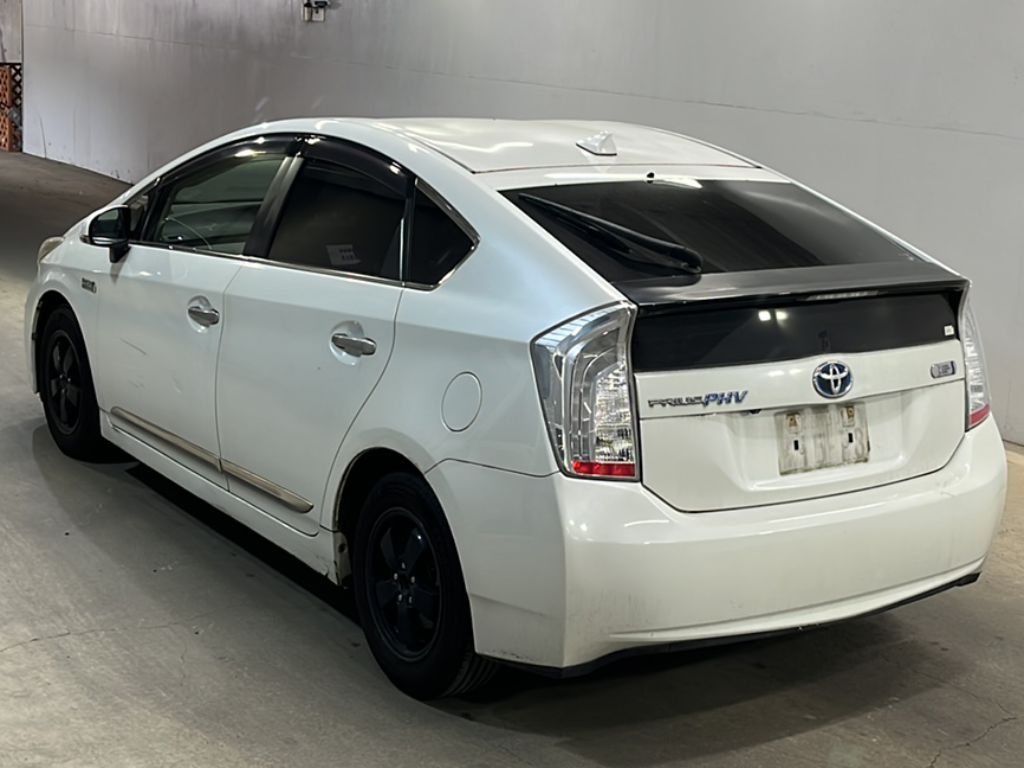 TOYOTA PRIUS PHV