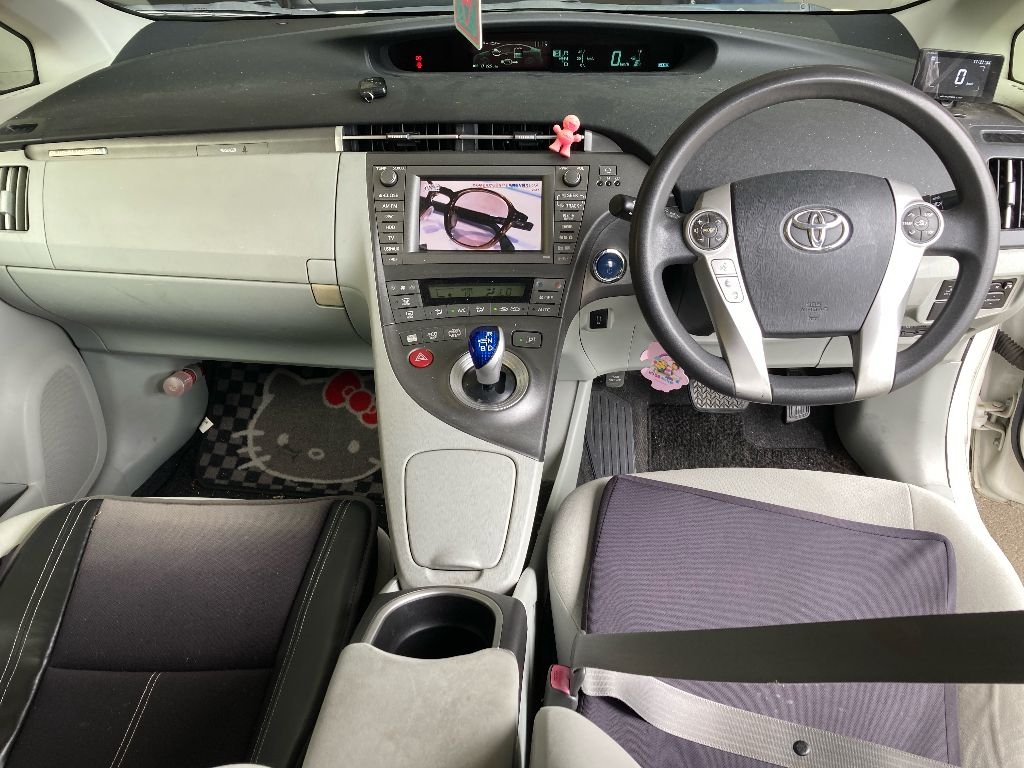 TOYOTA PRIUS PHV