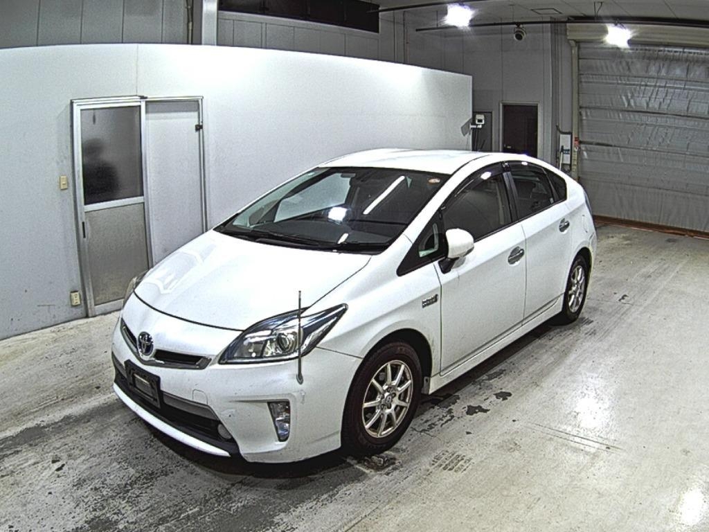 TOYOTA PRIUS PHV