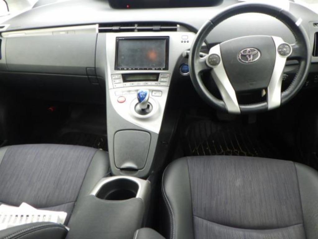 TOYOTA PRIUS PHV