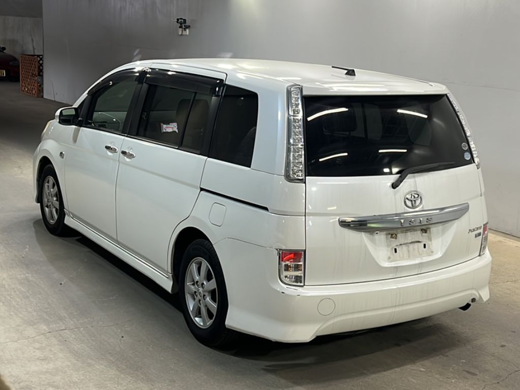 TOYOTA ISIS