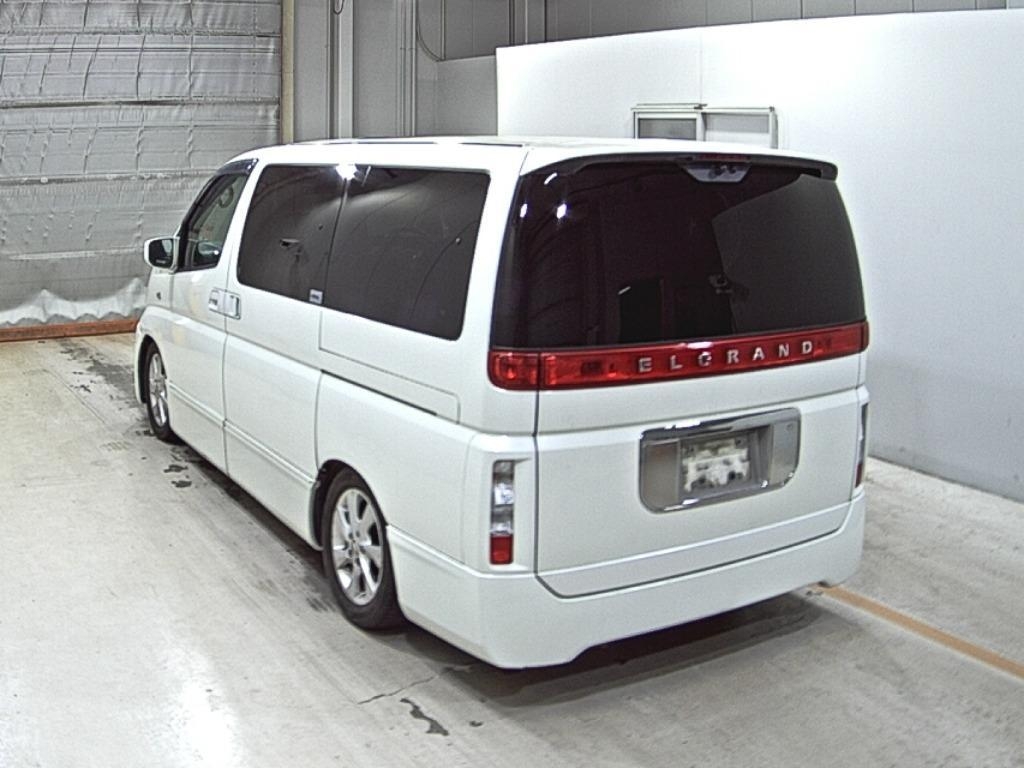 NISSAN ELGRAND