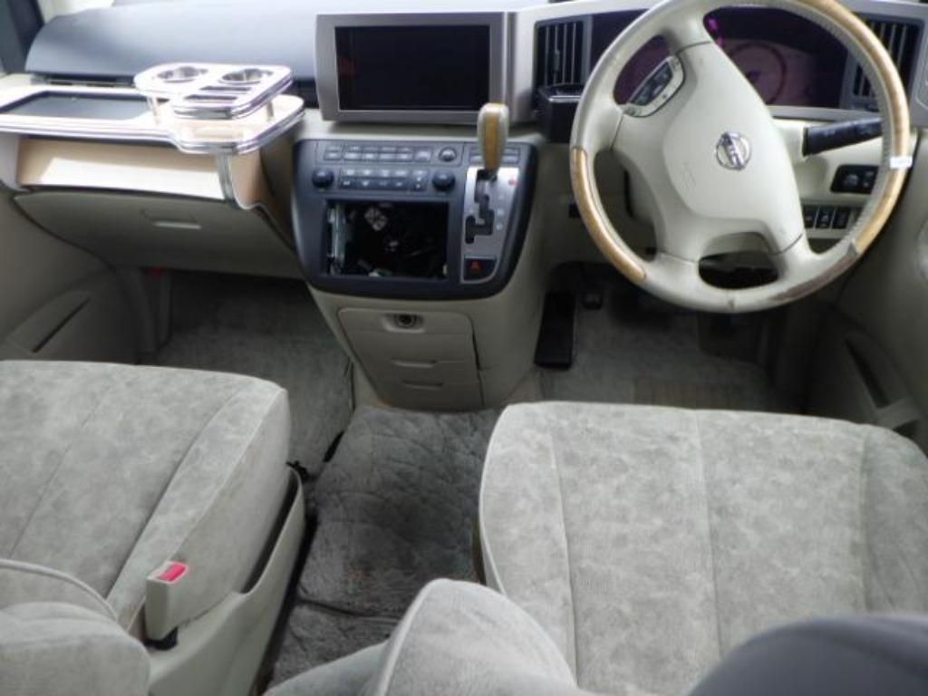 NISSAN ELGRAND