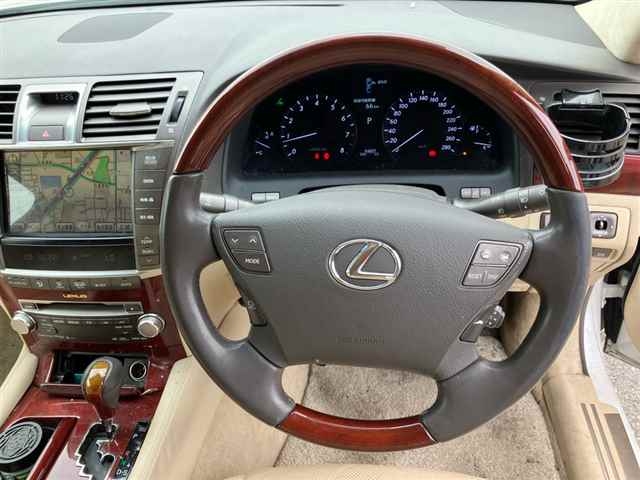 LEXUS LS460
