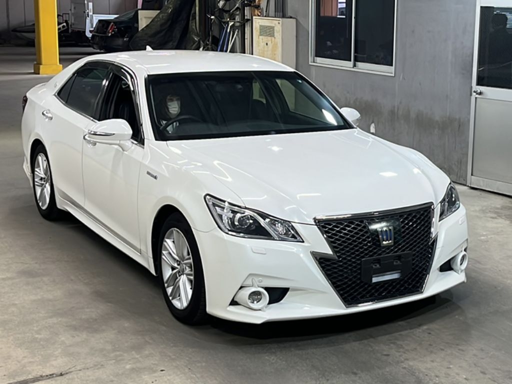 TOYOTA CROWN