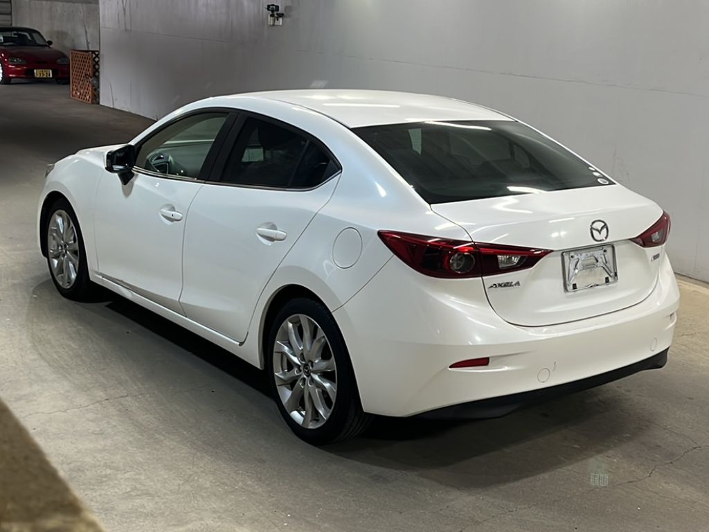 MAZDA AXELA