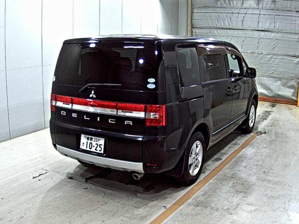 MITSUBISHI DELICA D:5