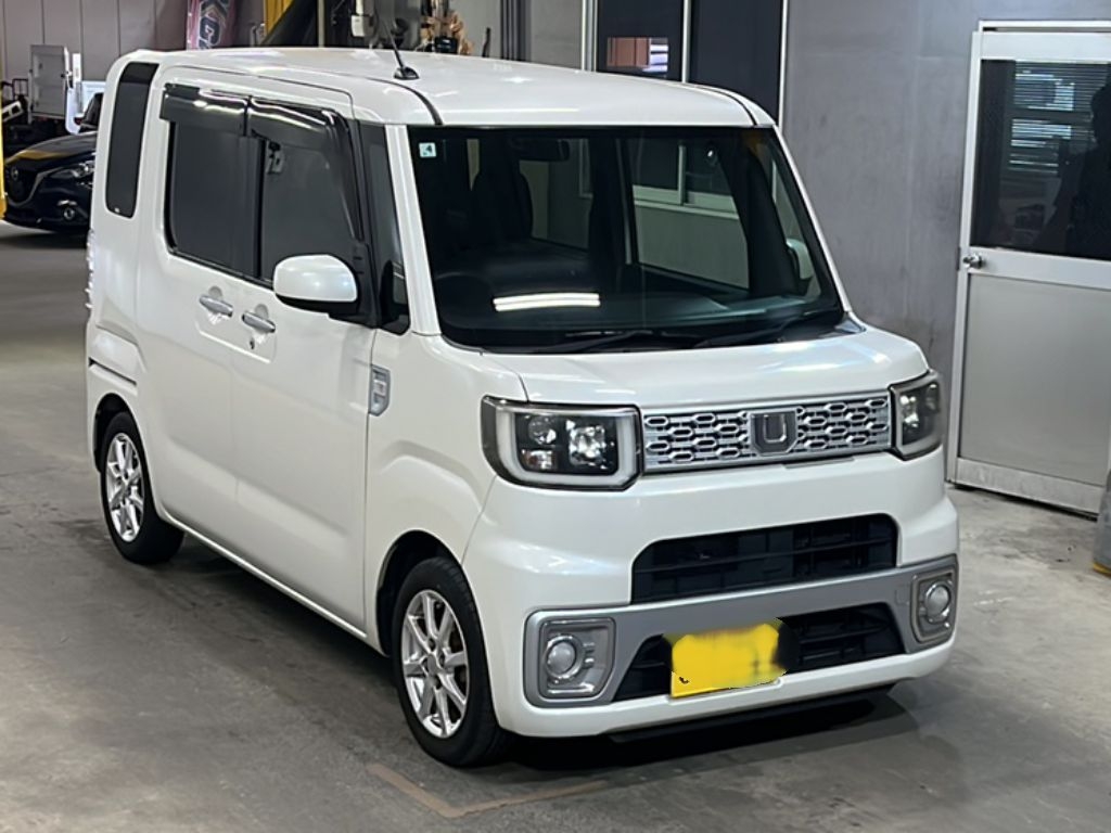 DAIHATSU WAKE