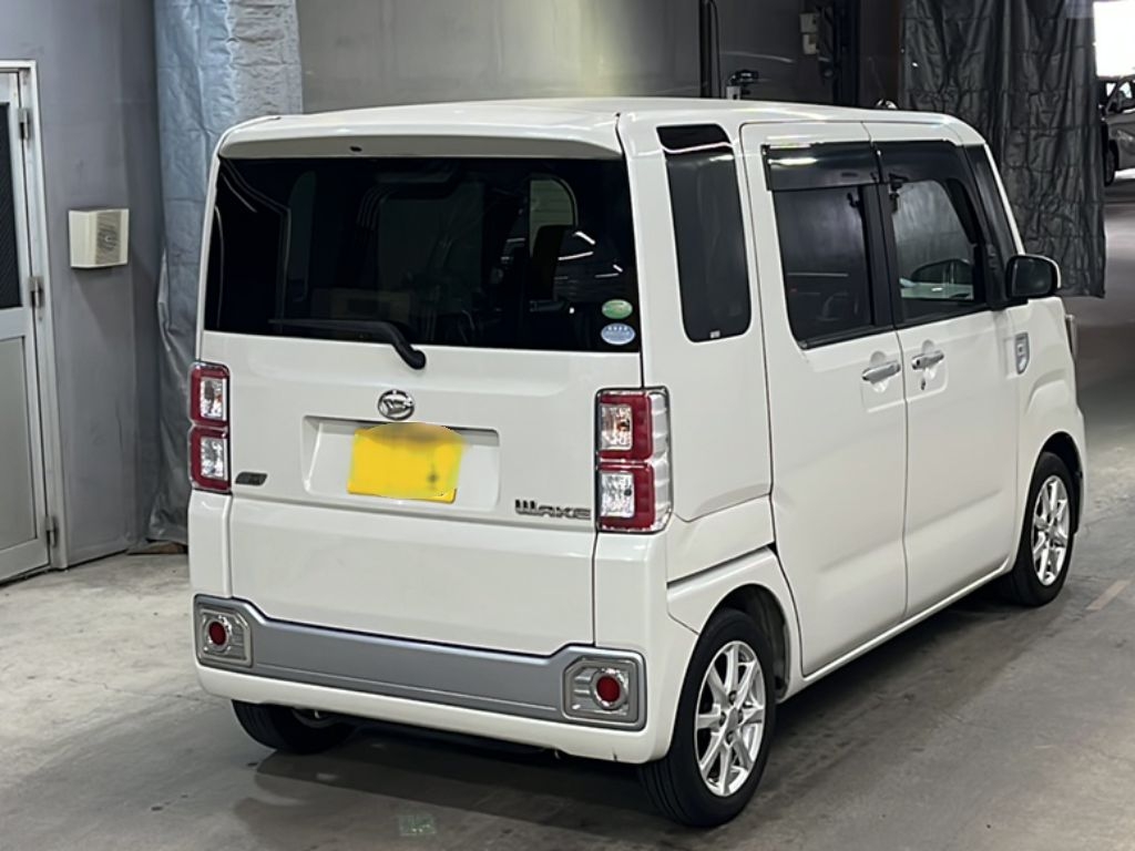 DAIHATSU WAKE
