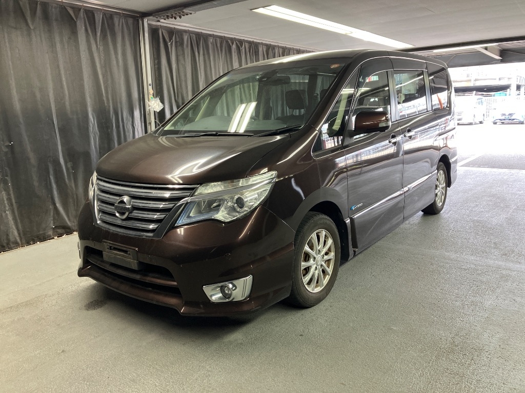 NISSAN SERENA