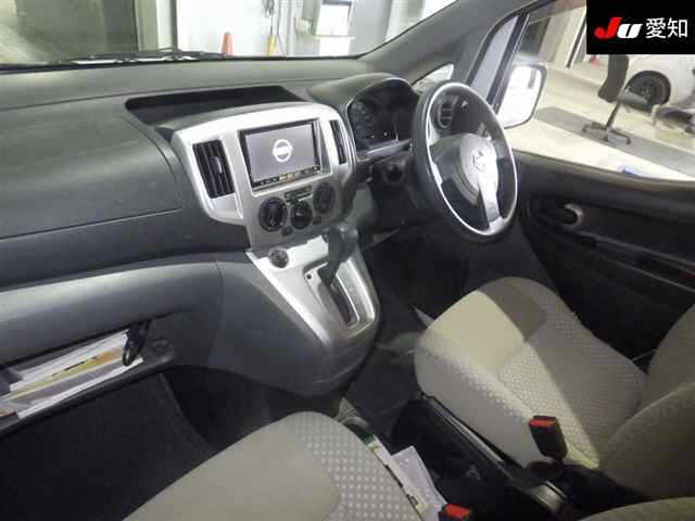 NISSAN NV200