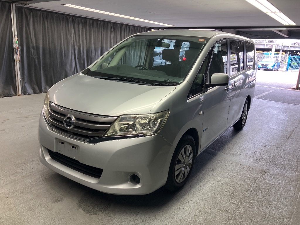 NISSAN SERENA