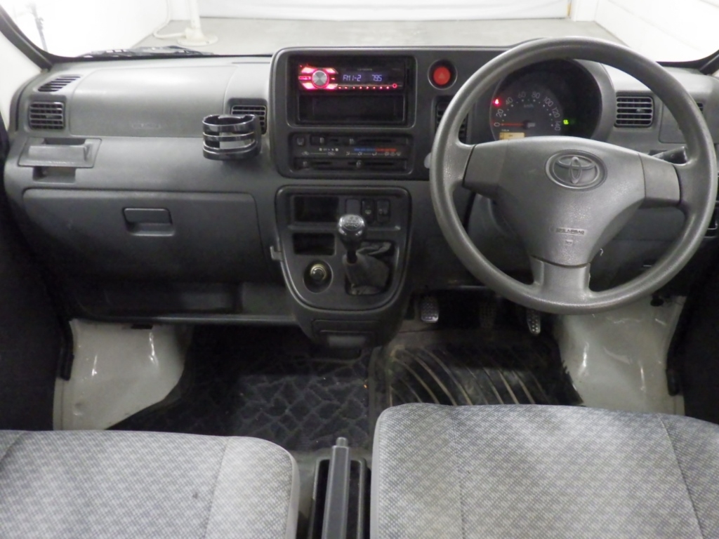 TOYOTA PIXIS VAN