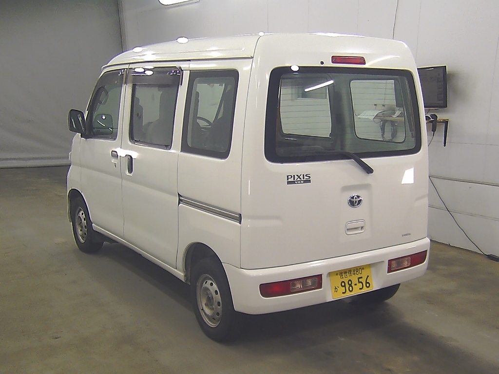 TOYOTA PIXIS VAN
