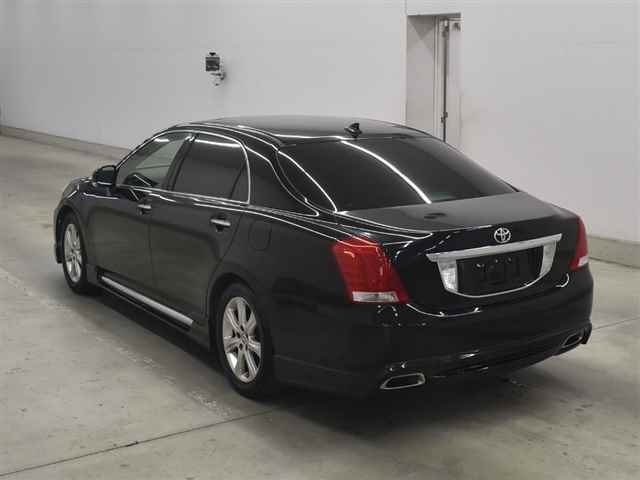 TOYOTA CROWN MAJESTA