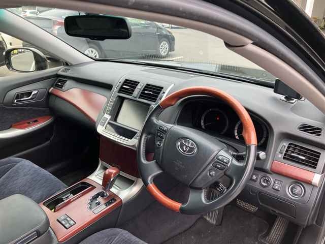 TOYOTA CROWN MAJESTA
