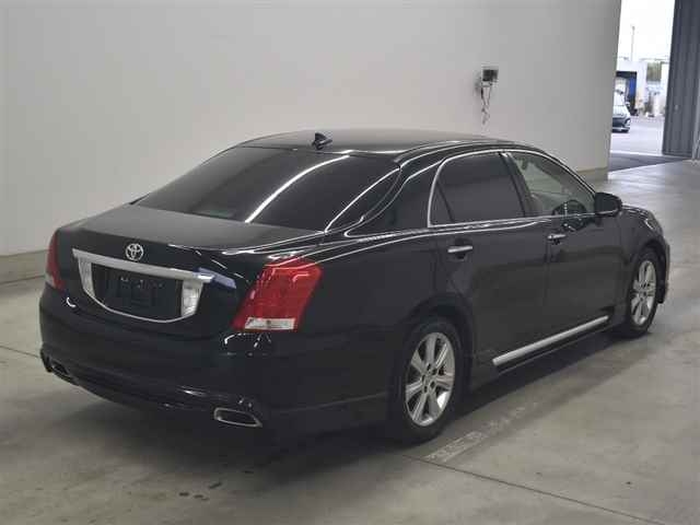 TOYOTA CROWN MAJESTA
