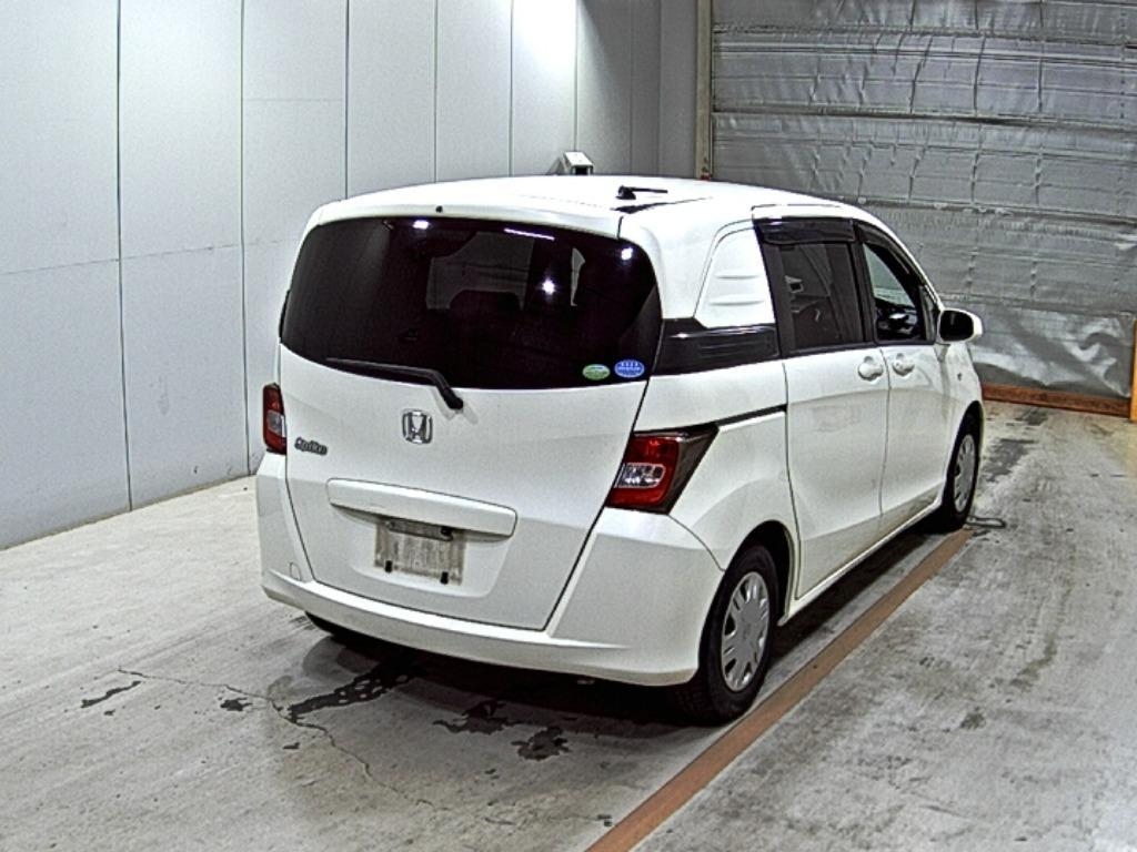 HONDA FREED SPIKE