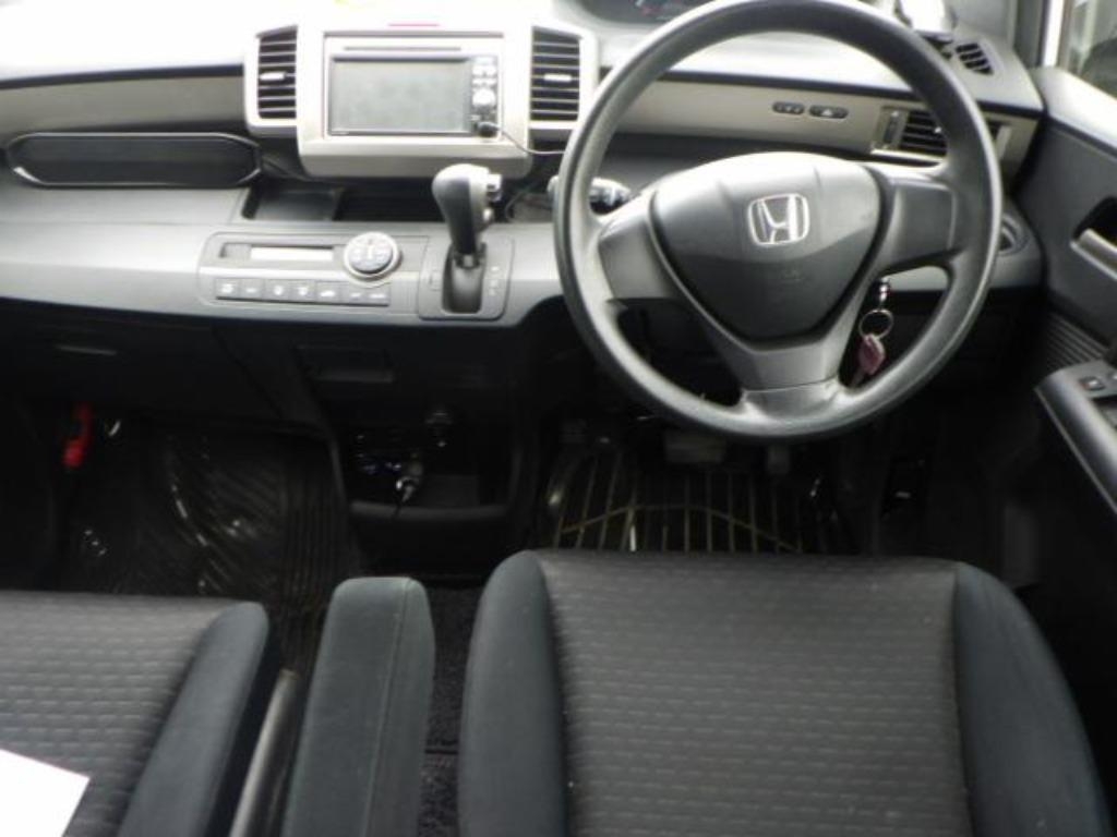 HONDA FREED SPIKE