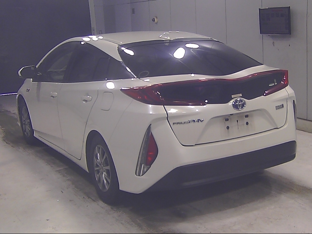 TOYOTA PRIUS PHV