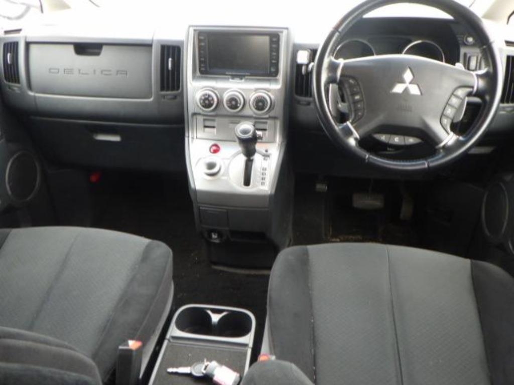 MITSUBISHI DELICA D:5