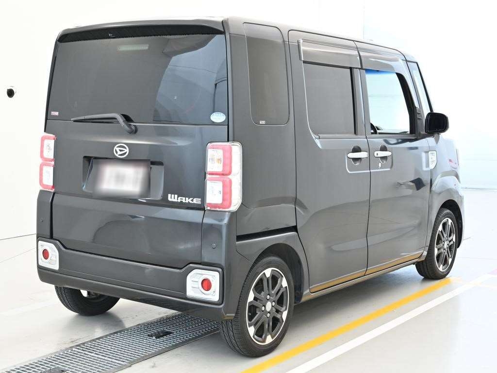DAIHATSU WAKE