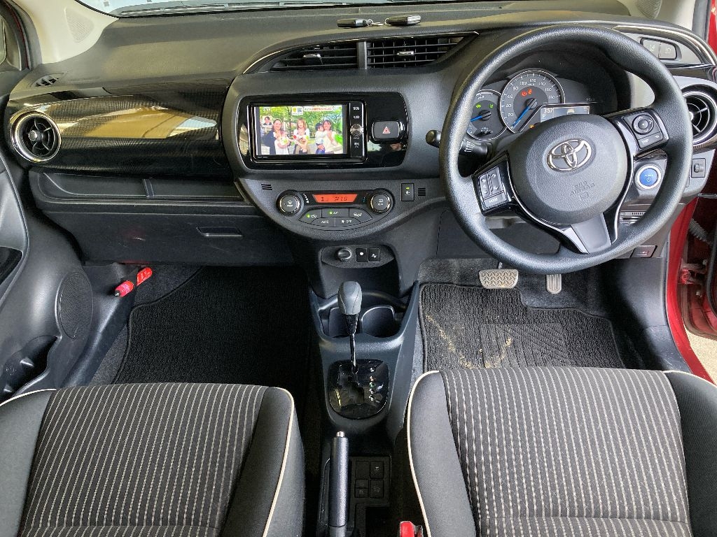 TOYOTA VITZ