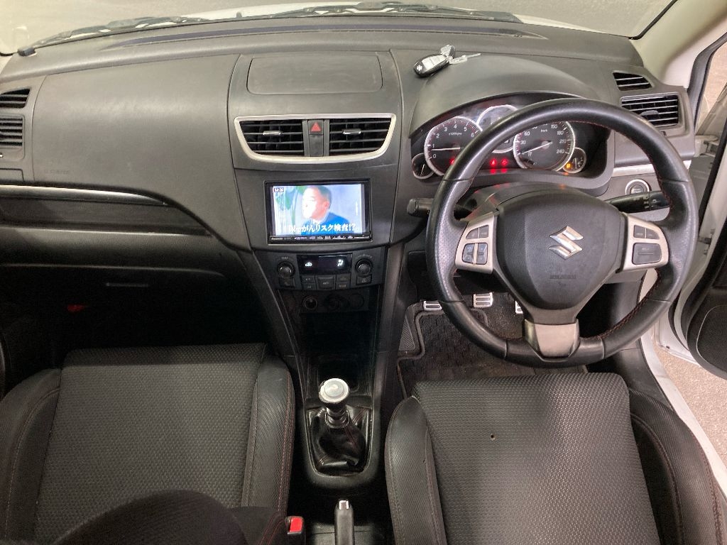 SUZUKI SWIFT