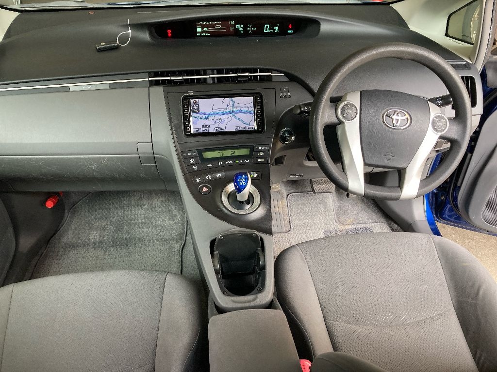 TOYOTA PRIUS