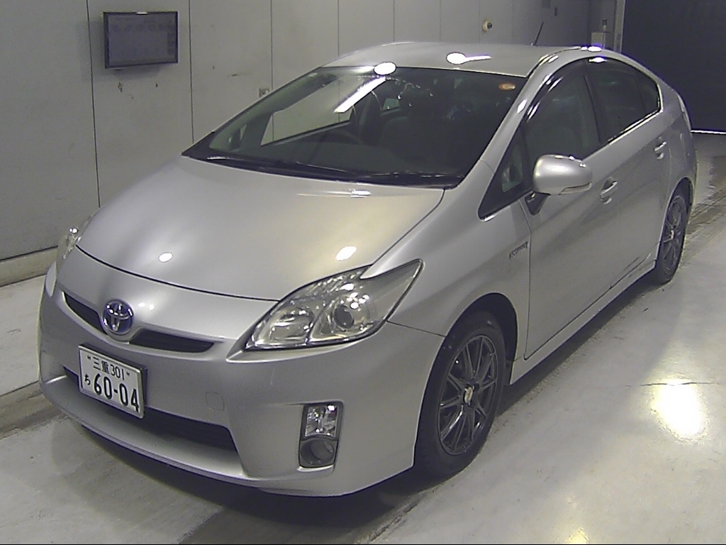 TOYOTA PRIUS