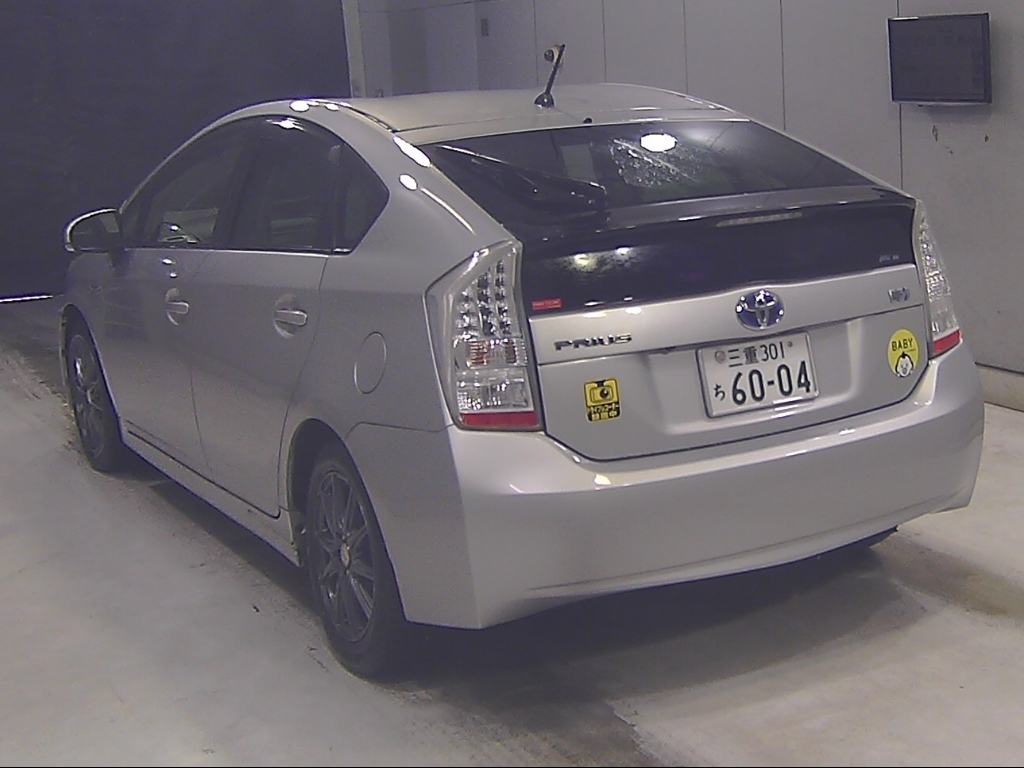 TOYOTA PRIUS