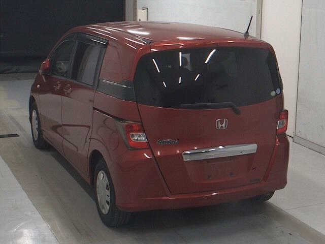 HONDA FREED SPIKE