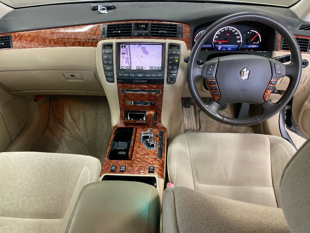 TOYOTA CROWN