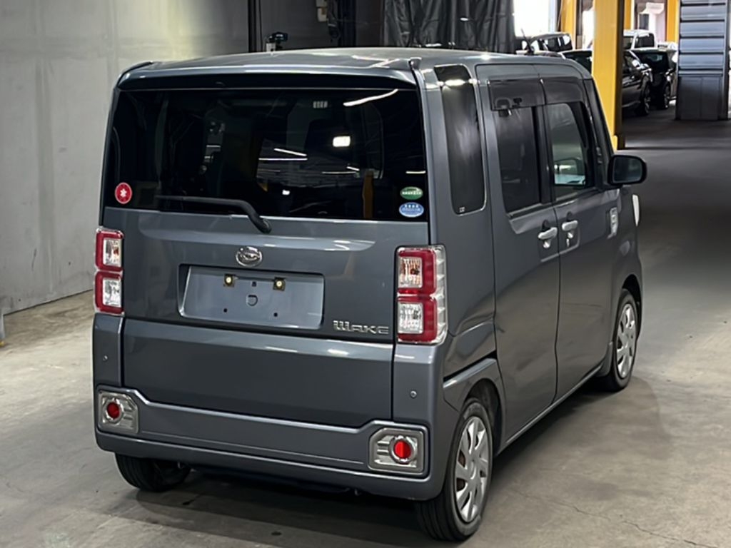 DAIHATSU WAKE