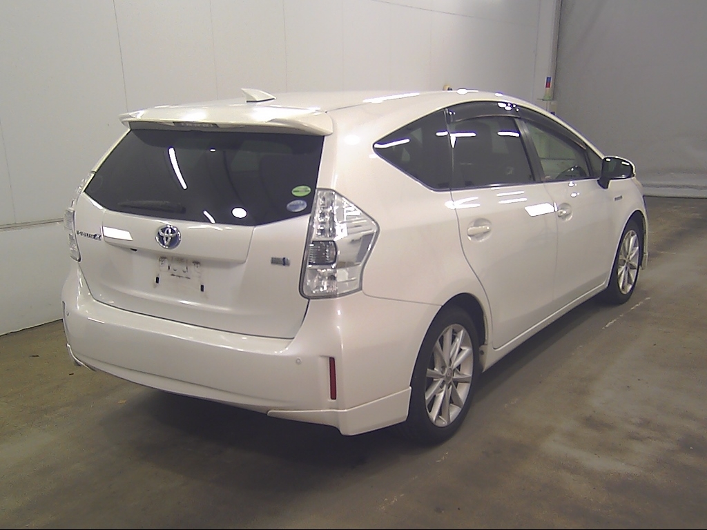 TOYOTA PRIUS ALPHA