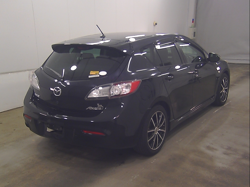 MAZDA AXELA