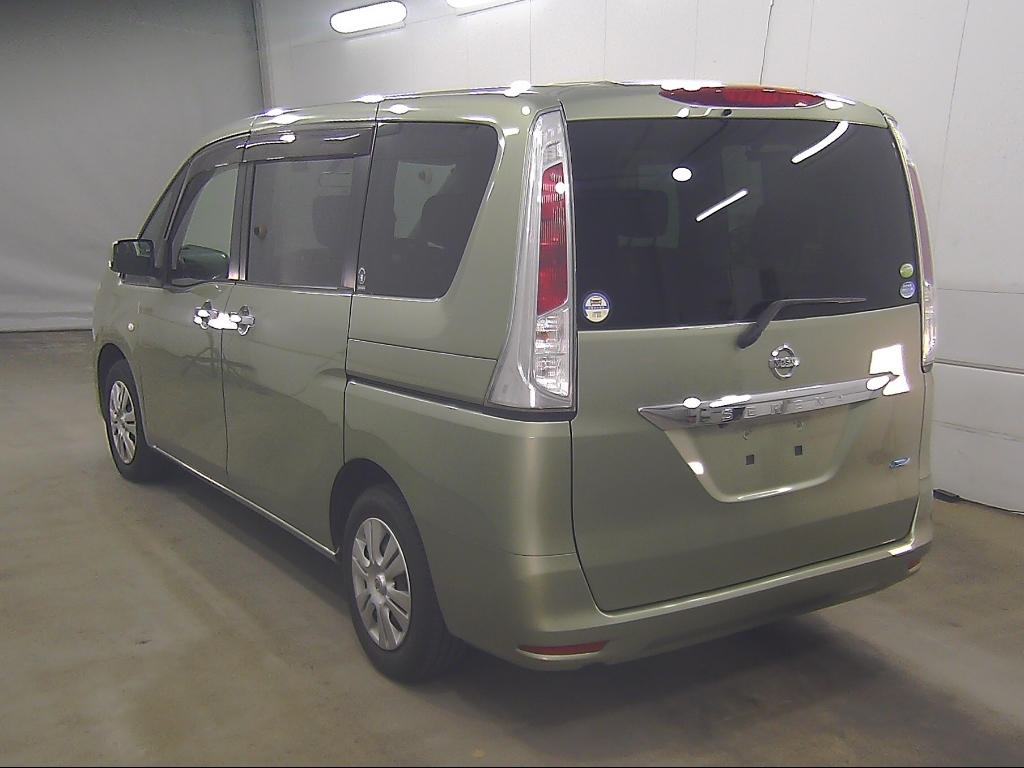 NISSAN SERENA