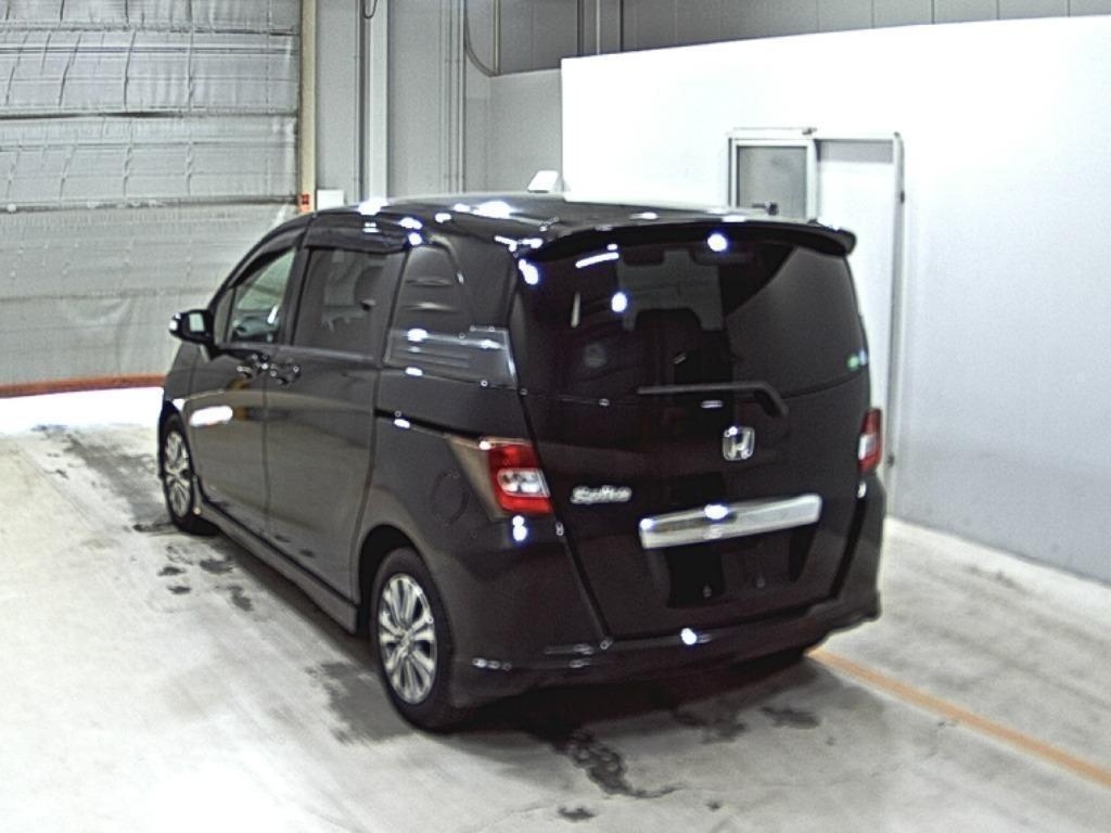 HONDA FREED SPIKE
