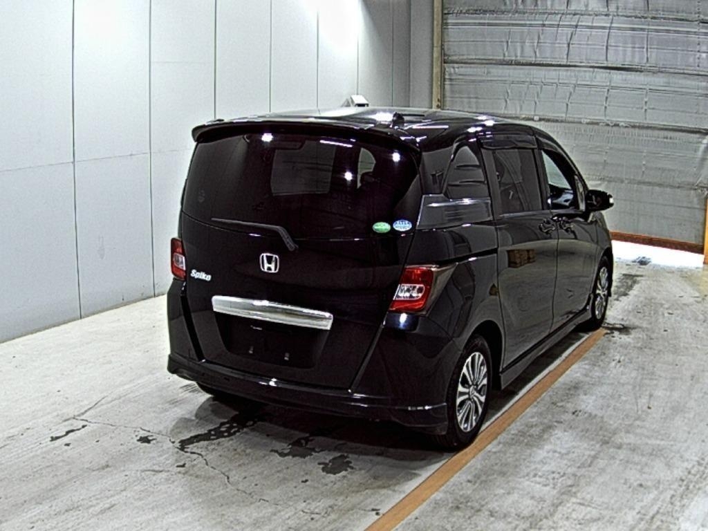 HONDA FREED SPIKE