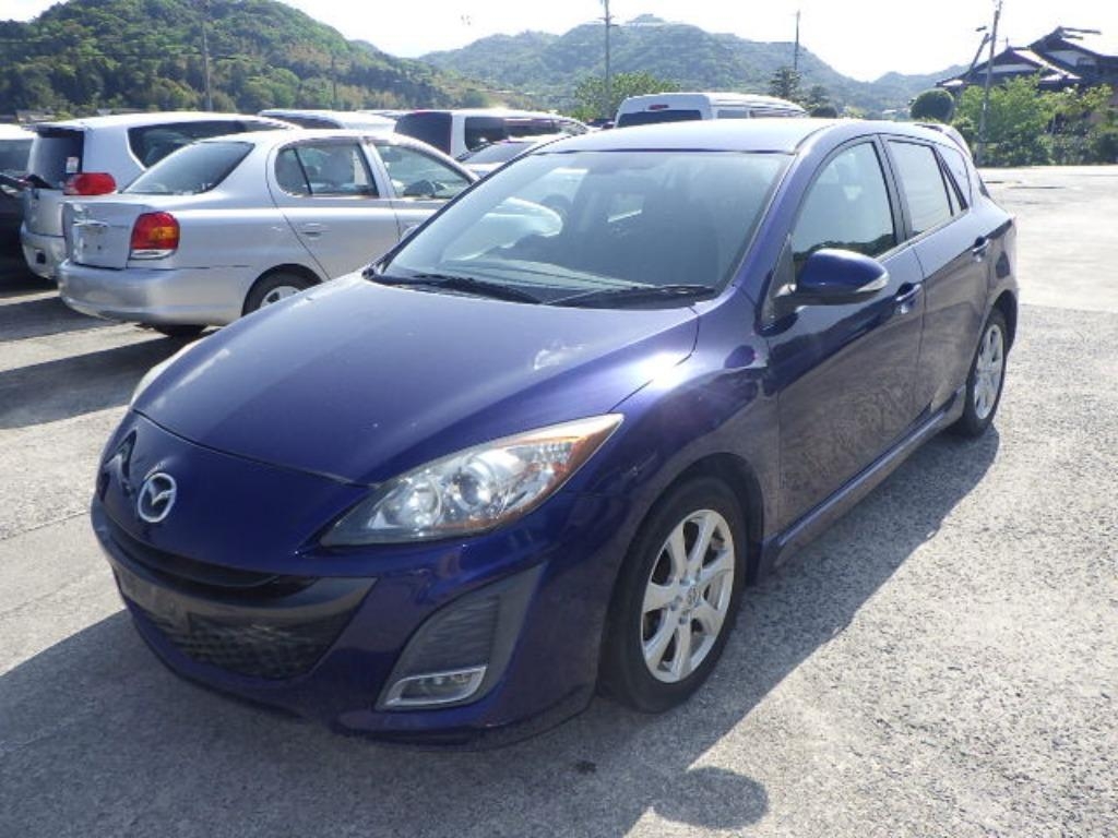 MAZDA AXELA