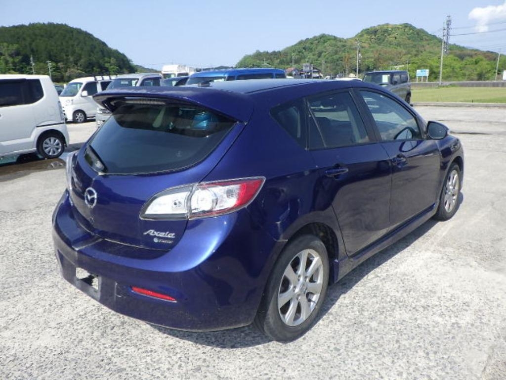 MAZDA AXELA
