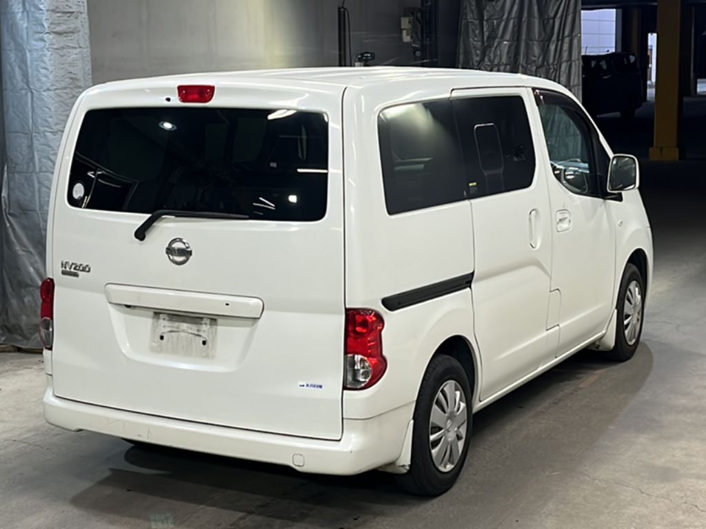 NISSAN NV200