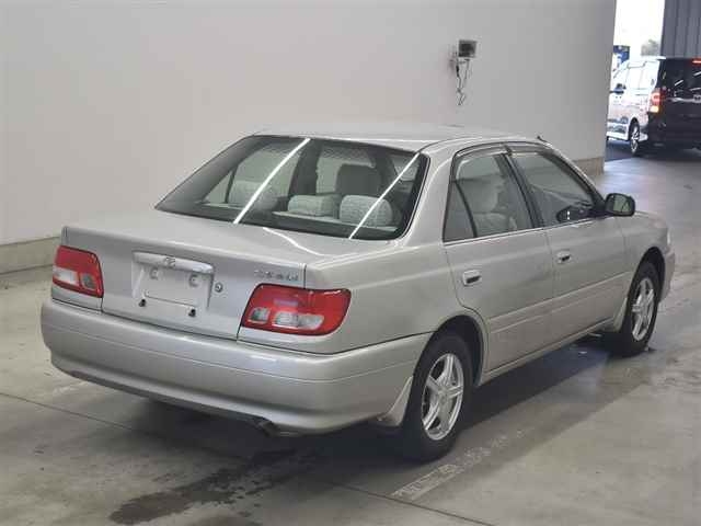 TOYOTA CARINA