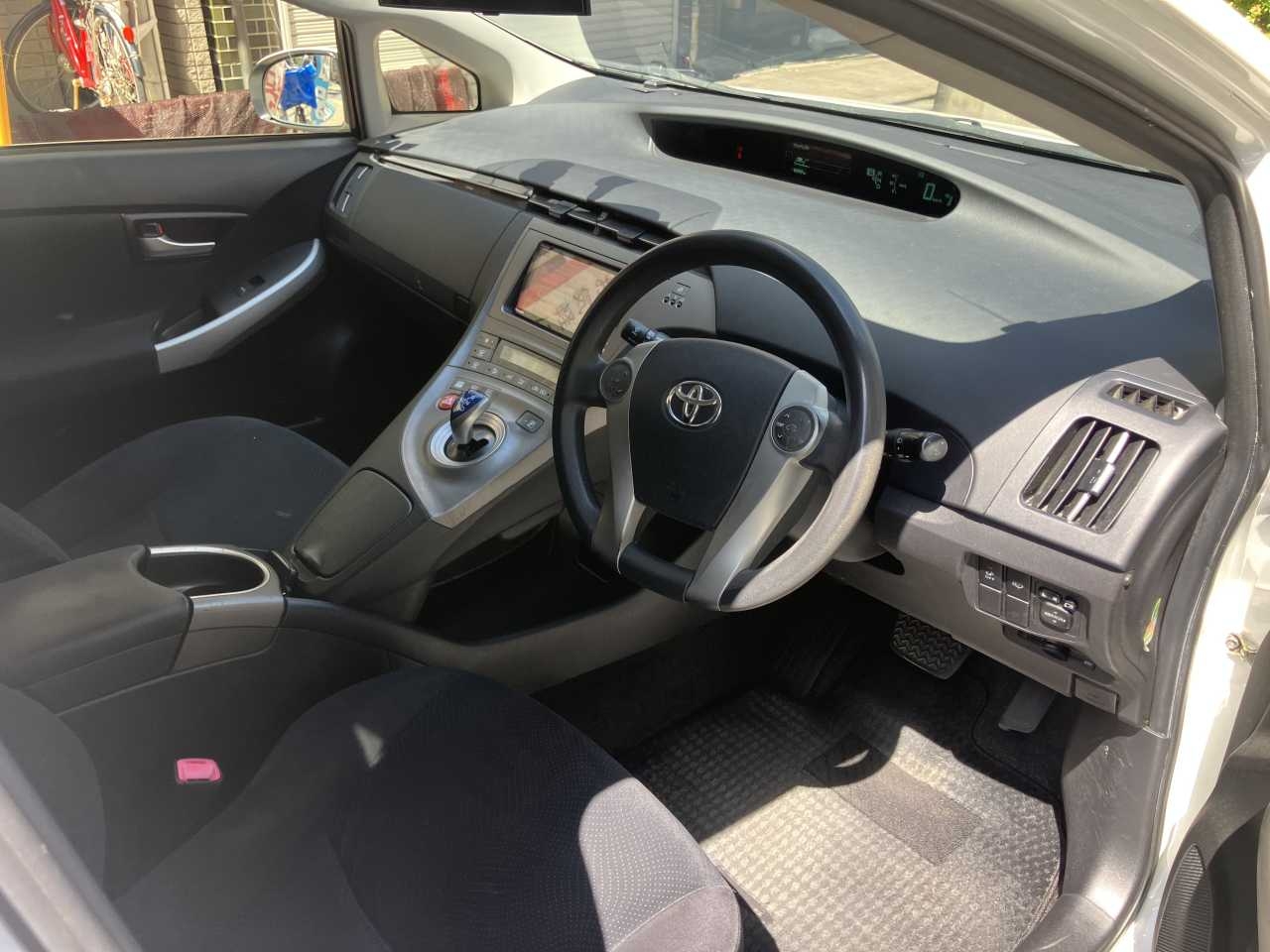 TOYOTA PRIUS