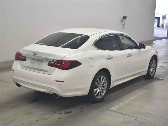 NISSAN FUGA