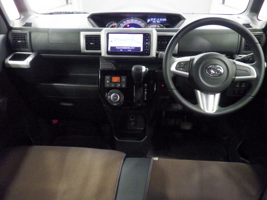 DAIHATSU WAKE