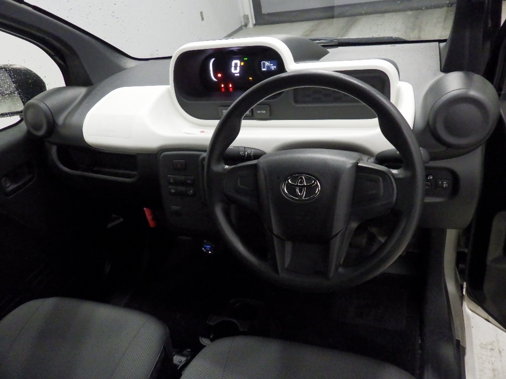 TOYOTA C+POD